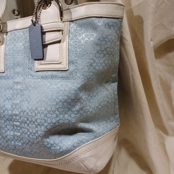 Coach bucket bag - Picture 3 of 10